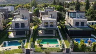 Güre’de, Kazdağları’nın temiz havası ve sakin atmosferiyle çevrili, kendine ait yaşam alanı sunan özel bir villa. - Görsel 2