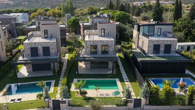 Güre’de, Kazdağları’nın temiz havası ve sakin atmosferiyle çevrili, kendine ait yaşam alanı sunan özel bir villa. - Görsel 2